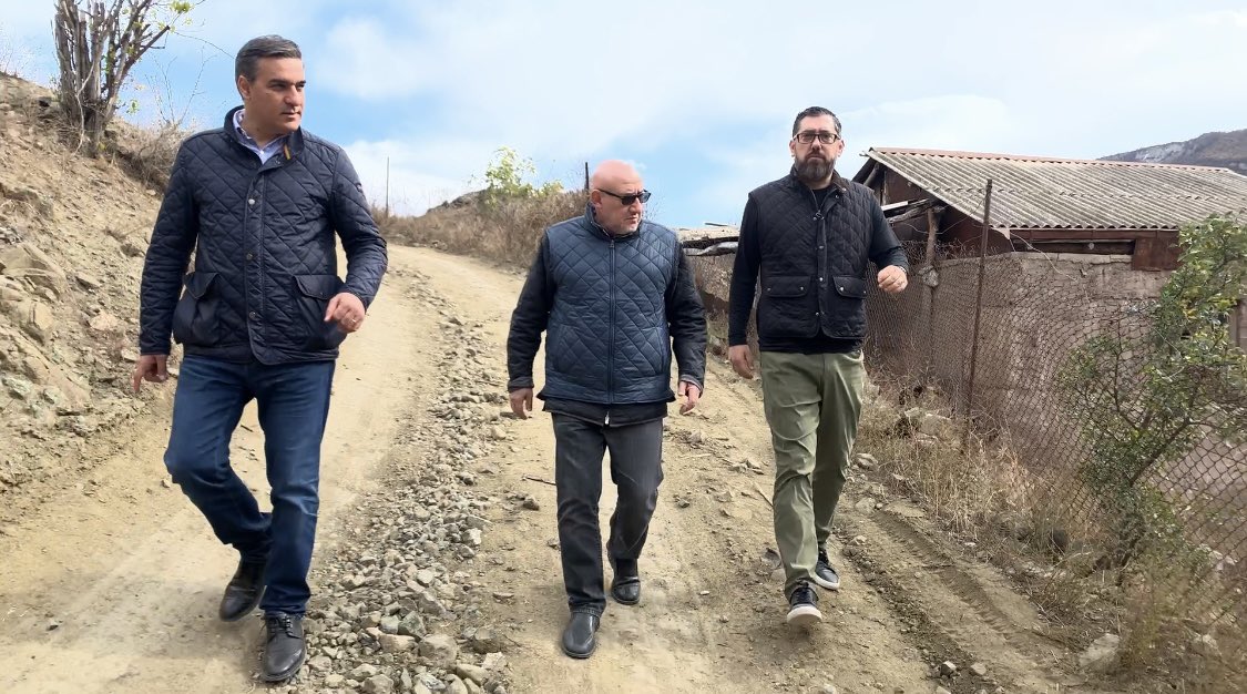 On a fact-finding 3-day mission to #Syunik w/ international lawyers @GaroGhazarian1 & @kerkonian advisers of the Center for Law & Justice '#Tatoyan' Foundation. #Azerbaijani military illegal presence distrusted safety of our villages & roads; people, their day to day life.