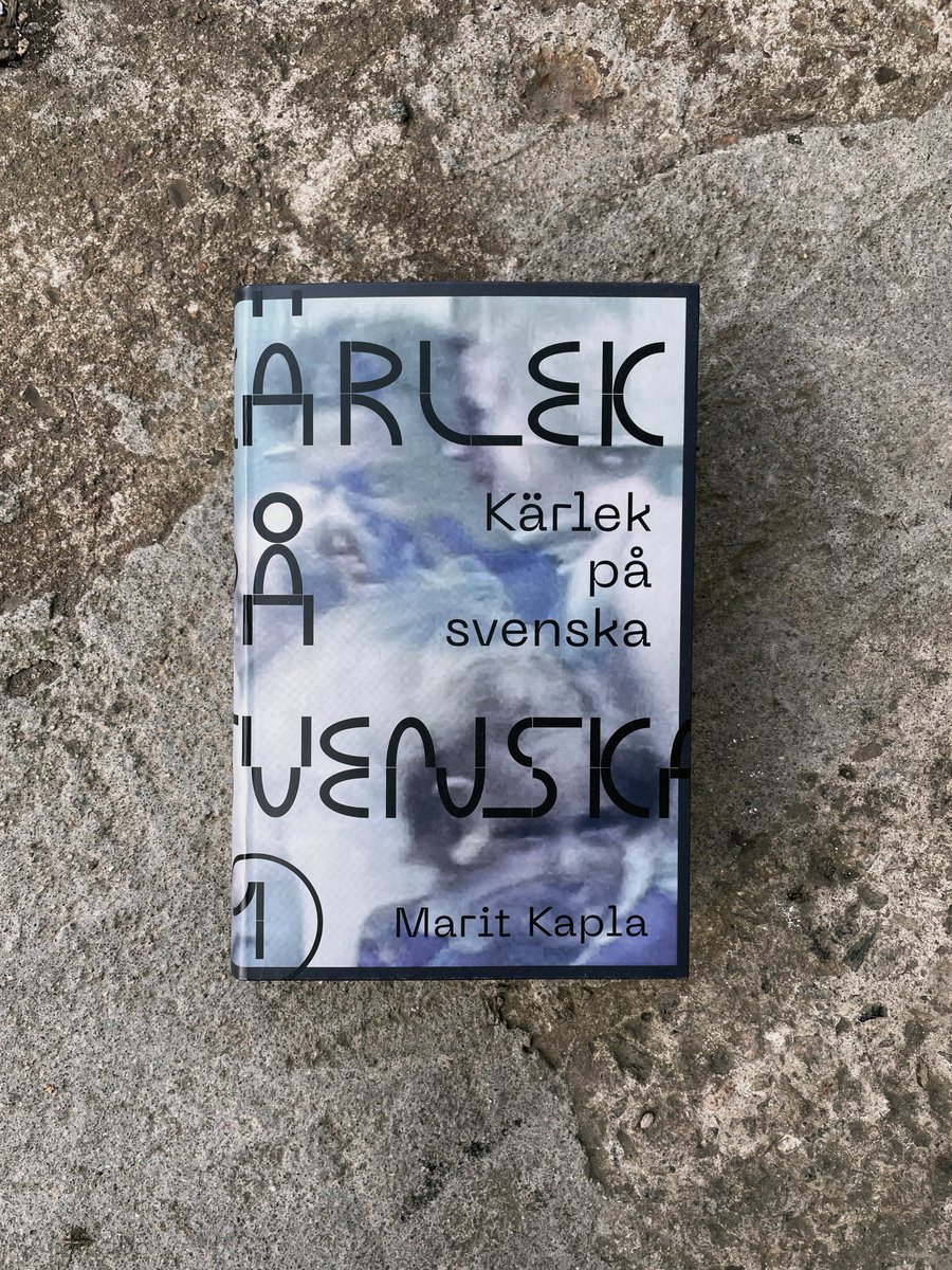 Marit Kaplas hyllade KÄRLEK PÅ SVENSKA. Andra upplagan finns ute i butik nu: 
adlibris.com/se/bok/karlek-…