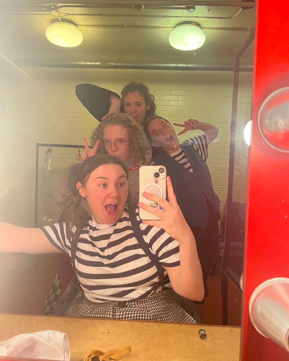 oh my goodness. have only just stepped off cloud 9! What an incredible time that was. i have no other words but thanks! ❤️ <a href="/LeedsPlayhouse/">Leeds Playhouse</a> <a href="/AlFerris/">Alexander Ferris</a> <a href="/LC_TwelfthNight/">Twelfth Night</a> <a href="/LeedsMusicDrama/">Leeds Conservatoire</a> <a href="/handlerincarter/">Erin Carter</a>