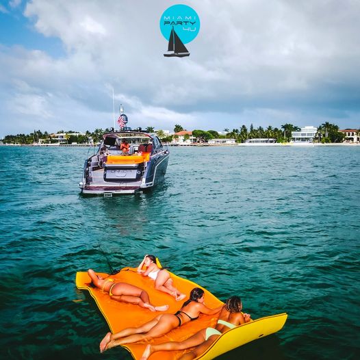 MiamiParty4u's tweet photo. Enjoy your vacation and rent your #miamiyacht 🏝🏊‍♂️⛵️
DM us for more options😎
🌴Private boat &amp; yacht rentals!
⚓Daytime &amp; Sunset charters
👉🏻Call us now at 786-377-6249
⛵ @miamiparty4u
#miamiyacht #miamibeach #miamiboatlife #miamiboatrental #miamiboating #miamiyachts https://t.co/fRPmFwJdNt