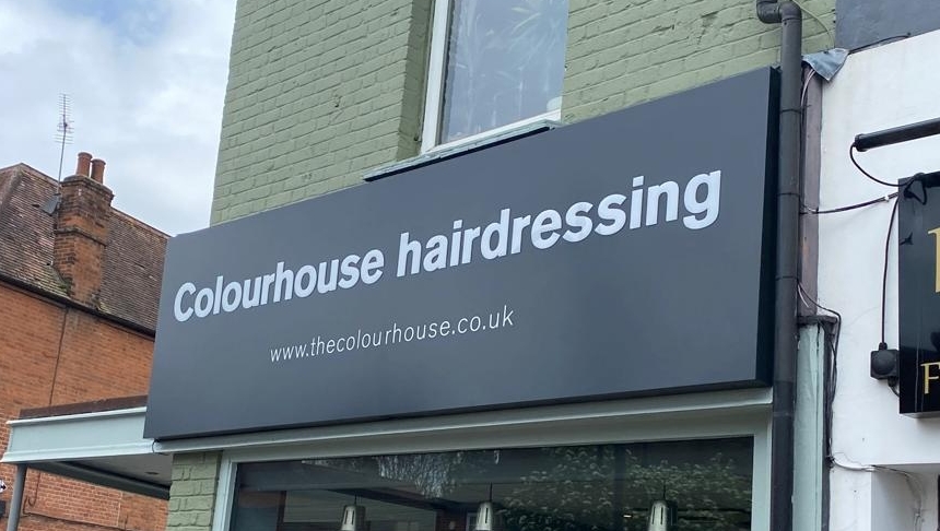 Sign_SolutionUK's tweet photo. Less is more, especially with these sleek and simple sign trays. These signs have pushed-through letters backed in Opal Perspex for a lovely glow when lit up at night. 💡

#signage #signs #print #design #install #camberley #surrey #berkshire https://t.co/pyW02RrSUi