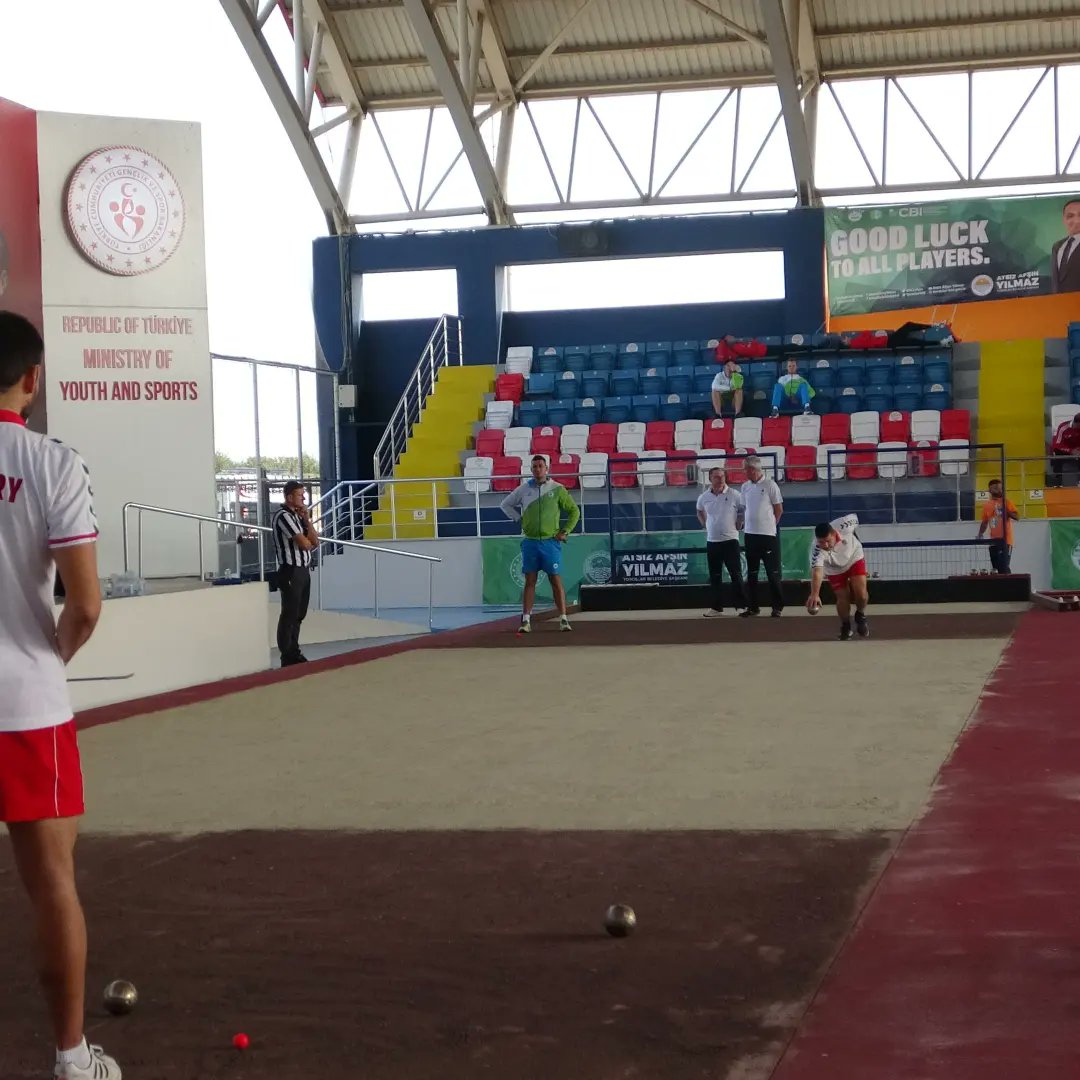 Mersin'de, 37 ülke ve 52 takımdan yaklaşık 400 sporcunun katılımıyla organize edilen Dünya Tekler-Karışık Çiftler Bocce Şampiyonaları (Raffa-Volo), eleme müsabakalarıyla başladı.