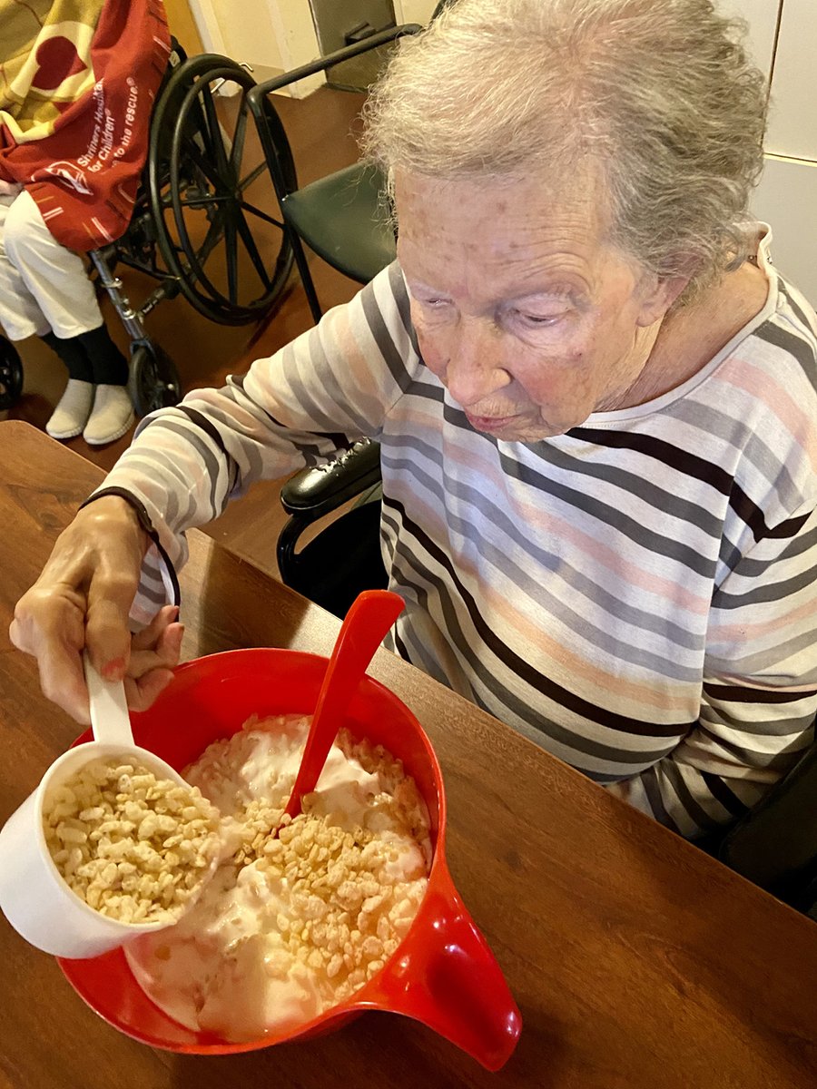 StAndrewsHC's tweet photo. Baking is love made edible. Our BFF’s enjoy making Rice Krispie Treats.
#trilogyliving #seniorliving #memorycare #bffprogram #creativecooking https://t.co/Qt8nW1hOkb