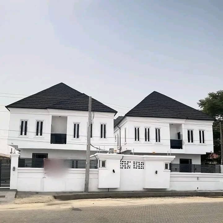 wellprodevelop1's tweet image. DISTRESS SALE AT OSAPA
Newly Built 5bedroom fully detached duplex with BQ 
Property is suitable for residential purpose...

Price N125m.
Title Governor&apos;s consent.
Dare.wellpro
08185520099, 08185570099
#eniolabadmus #bananaisland   #wellprodevelopers #30BG  #osapa #IfeanyiAdeleke