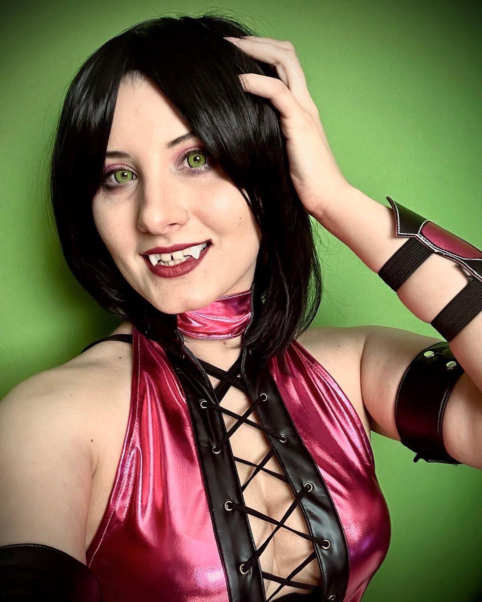 Annyandc1's tweet photo. Cosplay Mileena MK 9 #cosplay #cosplaymk #MortalKombat #Halloween #halloweencostume #cosplaymileena #mileena #mkcosplay #girl #cosplayer #game #MK #MK9 #streamer #streamergirl #stream https://t.co/FKiGLyxuI4