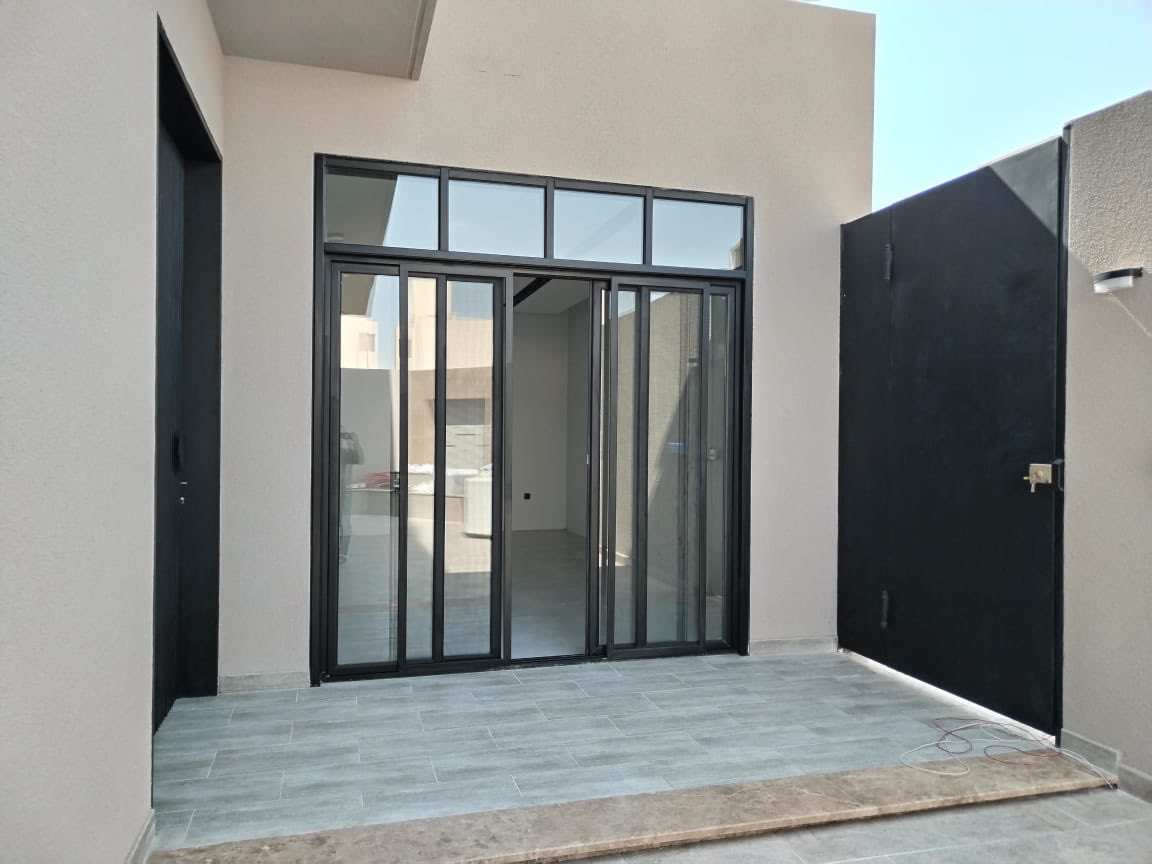 SiabAluminum's tweet photo. #المنيوم_نوافذ_فلل_واجهات
واجهة ألمنيوم كارتن وول تتميز بلونها الأسود الفاخر #الزجاج  دبل 24م م مقاومة للكسر عاكس HD gray مع شفاف | الرياض - الملقا 
من أعمالنا 
@SiabAluminum https://t.co/S6C7ErHtYm