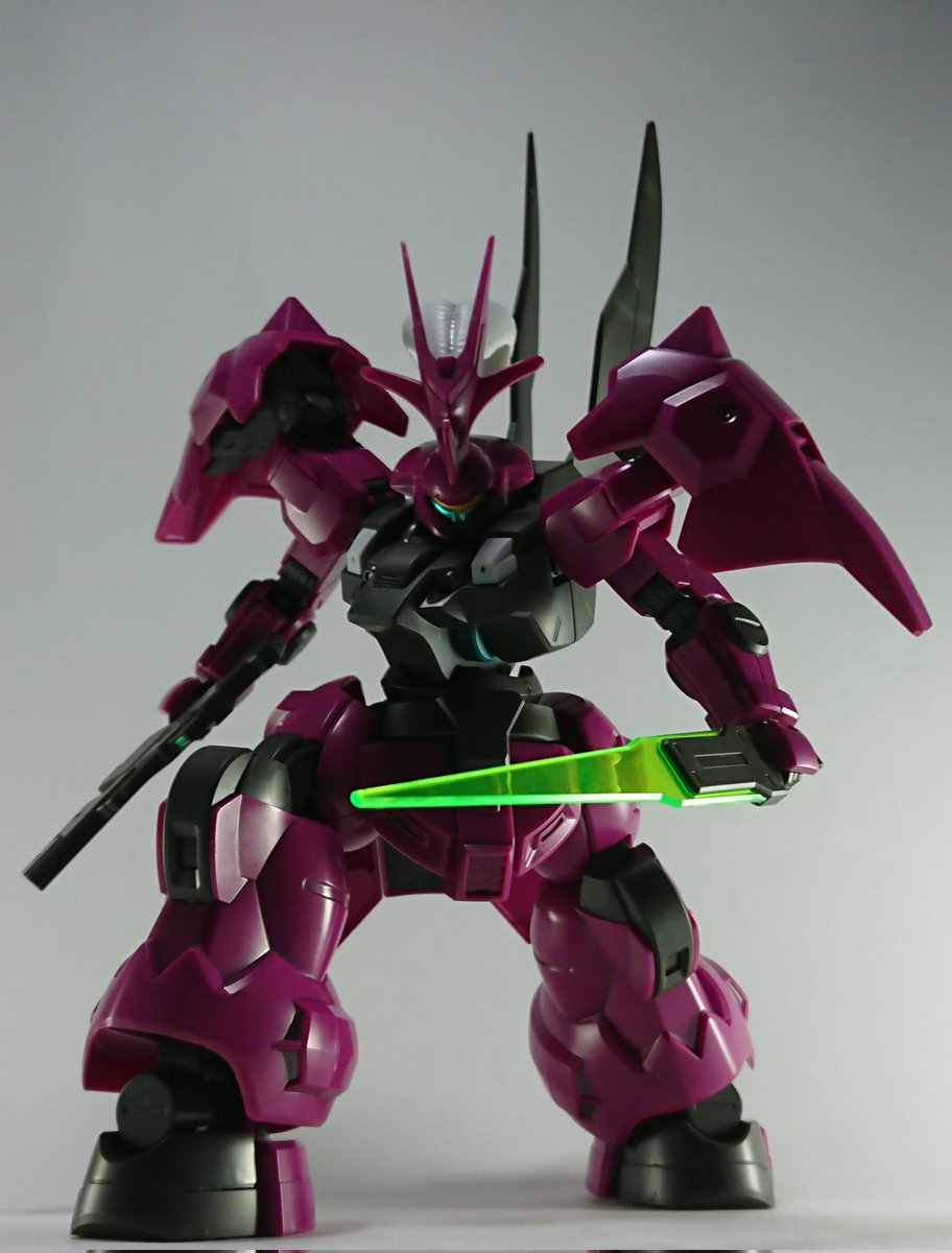 ASKY_GPVS's tweet photo. #ディランザ （グエル専用機）をスミ入れしました。
個人的に寸胴な機体は好みでかつ肩シールドの可動範囲が広いので表現の幅が増えるのは嬉しいです。
マーカーではしづらかったため新たにシャーペンを試してみましたがディランザの色が濃いので見づらいですかね。
#ガンプラ #G_Witch #水星の魔女 https://t.co/K1DBe7TwTw