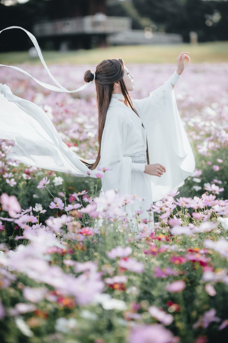 【cosplay 】
TGCF／謝 燐
　.｡ﾟ:*:✼.｡

　　　色なき風に誘われて＿＿

　　　　　　　　　　　.｡ﾟ:*:✼.｡
　　　　
photo：hagiさん
（<a href="/hagi_hss25/">hagi</a> ）
assistant：ツキジさん
（<a href="/costkd2507/">🐼ﾂｷｼﾞさん作業しろ</a> ）