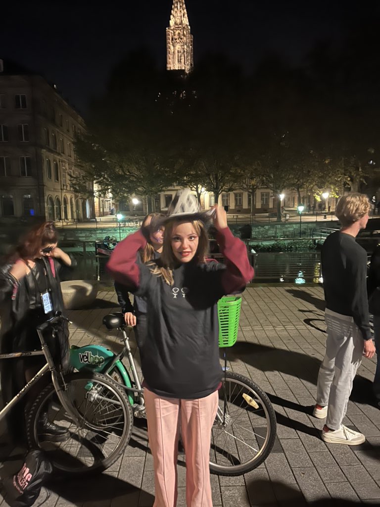 fhejrg's tweet photo. Merci pour la force pour hier soir 🫶
On remet ça bientôt 
https://t.co/dpzHu0nGXr pour peter tes sapes https://t.co/Xoq7Tw2pIa