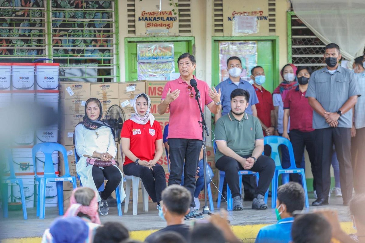 Tayo ay bumisita sa’ting mga kababayan sa Dato Odin Sinsuat, Maguindanao del Norte ngayong araw upang makapagdala ng kinakailangang tulong.