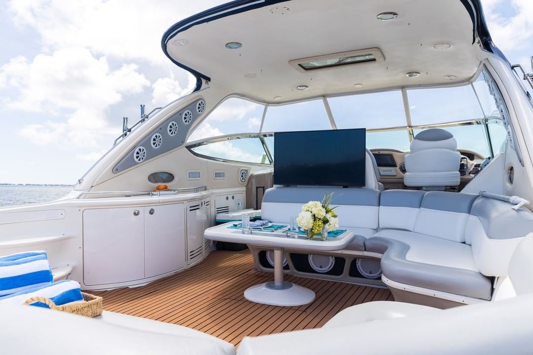 MiamiParty4u's tweet photo. Plan your trip now and book ahead of time with this 54FT Sea Ray 🚤
DM us for more info!
🌴Daytime &amp; Sunset charters
👉🏻Call us now at 786-377-6249
😍Check out https://t.co/0S1b3RQcfj
⛵ @miamiparty4u
#miamiluxurylife #miami305 #luxurylifestyle #yachtsrentalmiami #miamiyachts https://t.co/bCg4zN0YCI