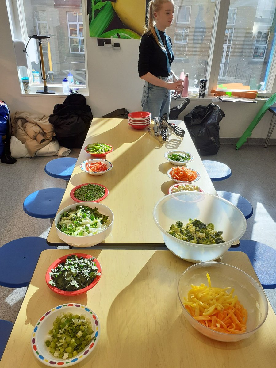 HAFCalderdale's tweet photo. Great to visit #TryHigh last week where the young people could choose the vegetables to go into their stir fry for lunch which was then cooked by Danny @InvictusWbeing. A brilliant approach to the nutritional element of the #HealthyHolidaysCalderdale programme. https://t.co/89A5fYbQ4N