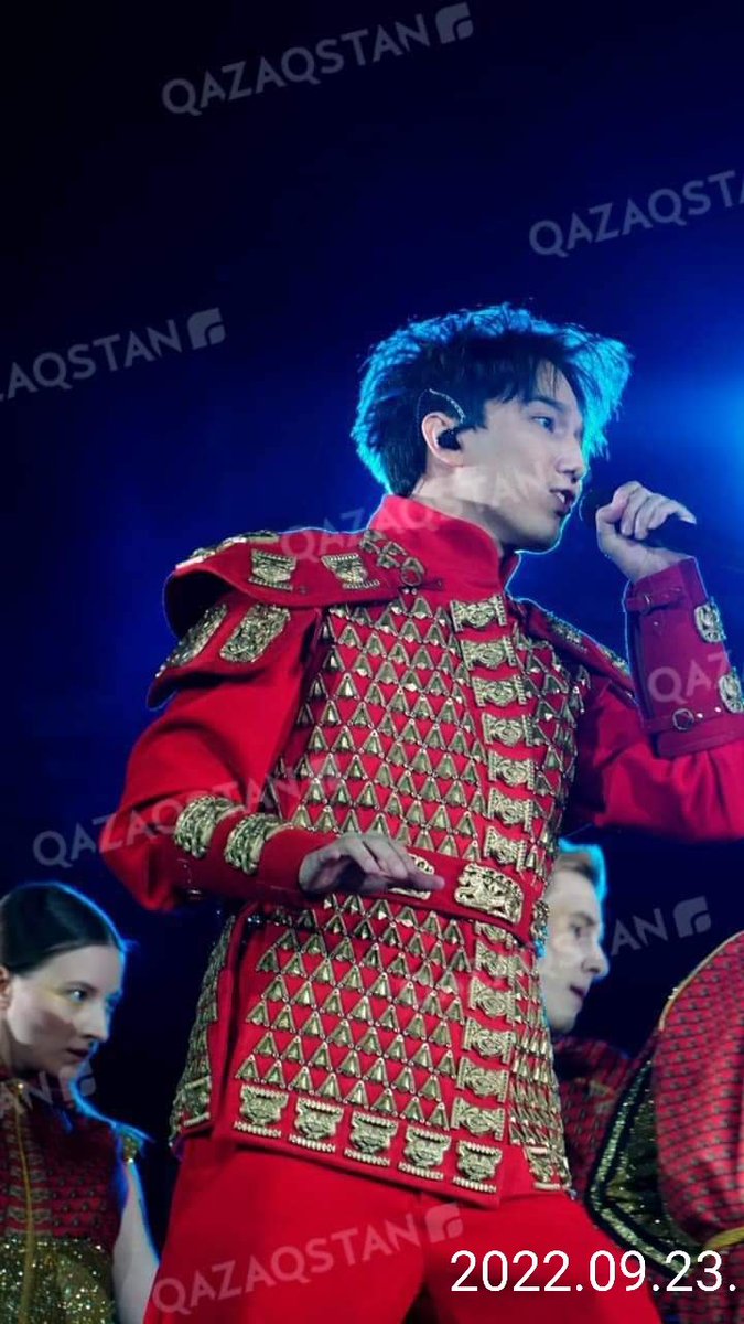 ISTVNNKOVCS2's tweet photo. @Fancolorado21 @Malditah222 @dimash_official Dimash Qudaibergen is a musical genius with a crystal clear voice.
 @dimash_official
 #DimashOkay
 #BeWithMe
 #TheStoryOfOneSky
 Listen again, all of them are exceptional and beautiful!..🥰❤ https://t.co/jWZYUdumQG