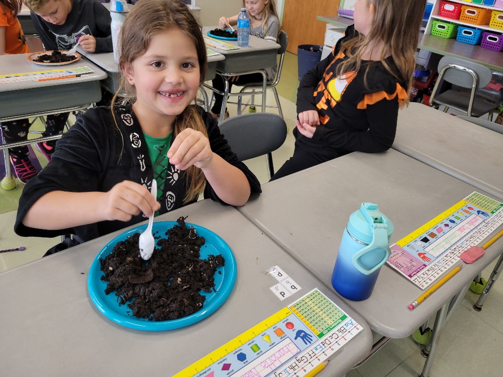 Mrs. Etzel tweet media