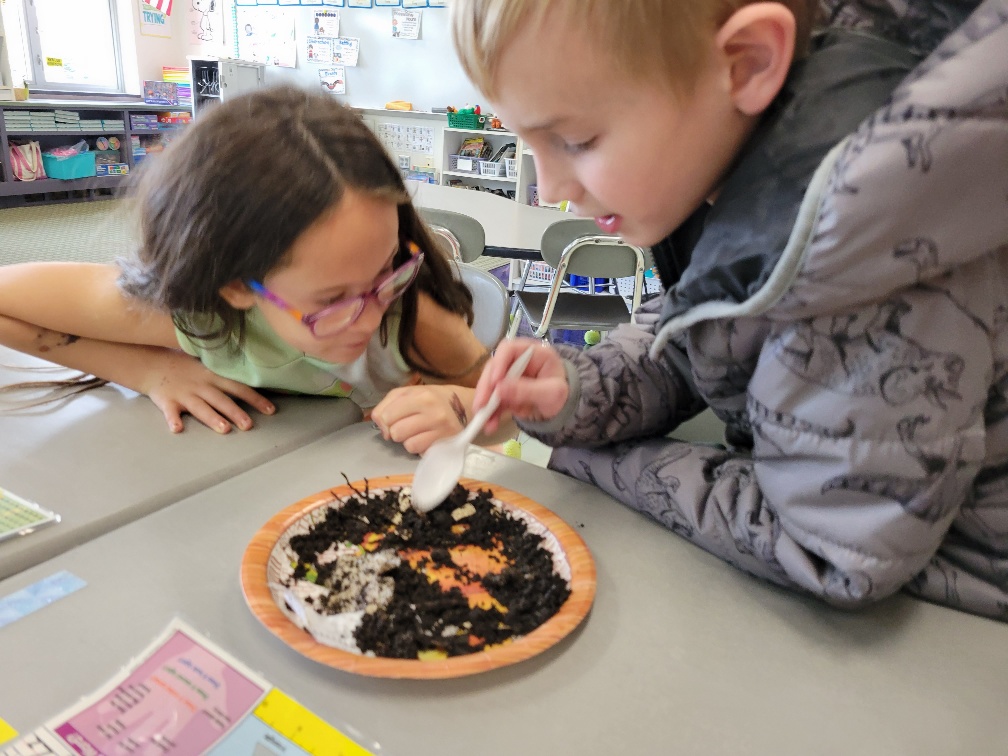 Mrs. Etzel tweet media