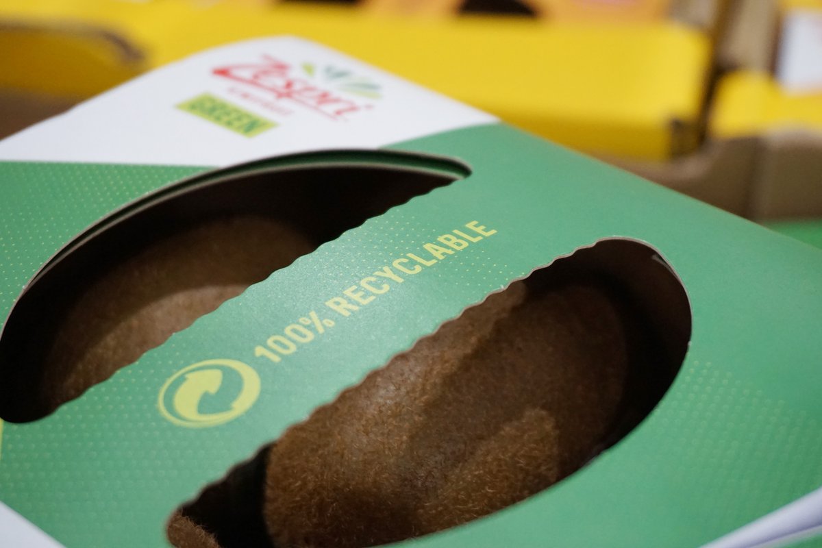 westpakuk's tweet photo. 🥝 It's great to see the green variation on this redesigned @ZespriUK #Kiwi box now in #Costco 📸 These green boxes now joins the previously launched 'Sungold' variety in vivid orange boxes. Find out more at
https://t.co/sSvSwGrykY #zespri #dole #totalproduce #greenkiwi https://t.co/UKErCWnxBK