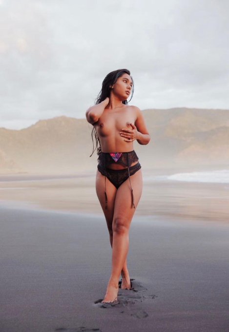 Now this a great view   Photographer: hang it on the wall  #nsfw #outdoor https://t.co/YiytZPgieP<a href="/tag/outdoor"class="tags"><span>#outdoor</span></a><a href="/tag/nsfw"class="tags"><span>#nsfw</span></a>