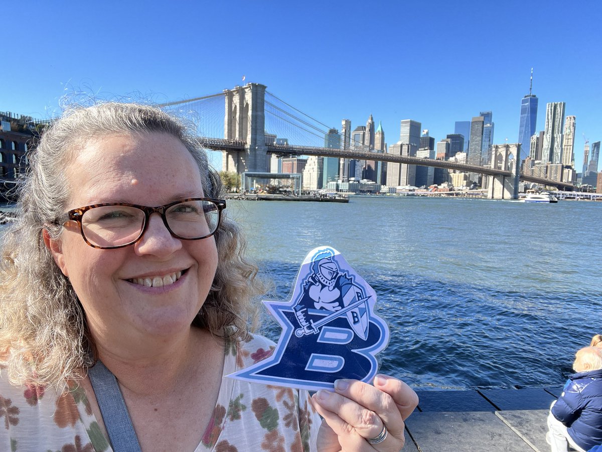 WeissBHS's tweet photo. #FlatBlueRaider #161 enjoyed a between-trimesters getaway in New York City last weekend! Central Park, the Brooklyn Bridge, and DUMBO were his favorites. https://t.co/vm0PDinZ2d