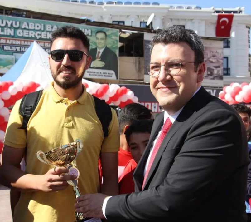 ulger_gucer's tweet photo. Okulumuz 29 Ekim Cumhuriyet Bayramı Okullararası Yıldız Basketbol müsabakalarında kız ve erkeklerde İl 3. Olmuştur. Emeği geçen @mstfabuluttt Hocamıza teşekkür ederiz. @mstfkrtlms027 @mehmet_ifrazl @smh_doganoglu @polatelikym https://t.co/ce1Ymw9fT5