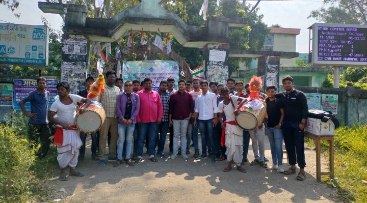 Rakeshwrld's tweet photo. পুরুলিয়া জেলা রঘুনাথপুর কলেজ তৃণমূল ছাত্র পরিষদের পোখো থেকে বিজয়া সম্মিলনী অনুষ্টান কোরা হোই,
@WBTMCPofficial @TrinankurWBTMCP @acharya_kiriti
#PuruliaTMCP https://t.co/z0pn6MSqur