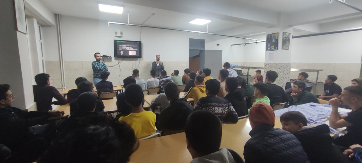 Okulumuza bağlı pansiyonda okul rehber öğretmenimiz Yunus GELMEZ tarafından "Sağlıklı Yaşam, Kişisel Bakım ve Temizlik" konusunda eğitim verildi. <a href="/hudaverdiyldz/">Hüdaverdi YILDIZ</a> <a href="/AdanaMem/">Adana İl Millî Eğitim Müdürlüğü</a>