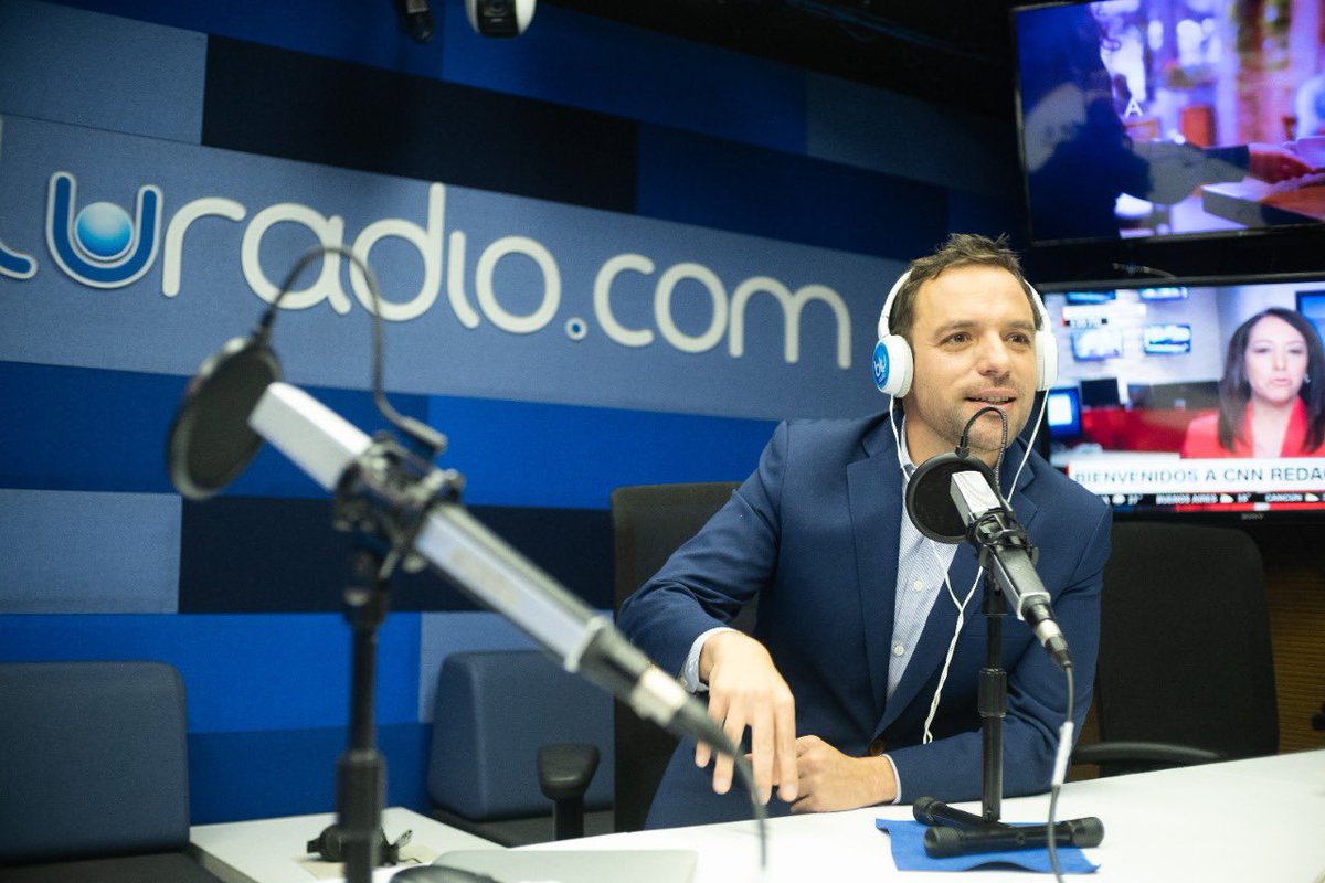 Amigos, desde hoy y cada mañana sumo mi voz y mis ideas al debate de  @BluRadioCo. Colombia cambió y para acompañar esta transformación  necesitamos un debate rico y respetuoso de la diversidad.
