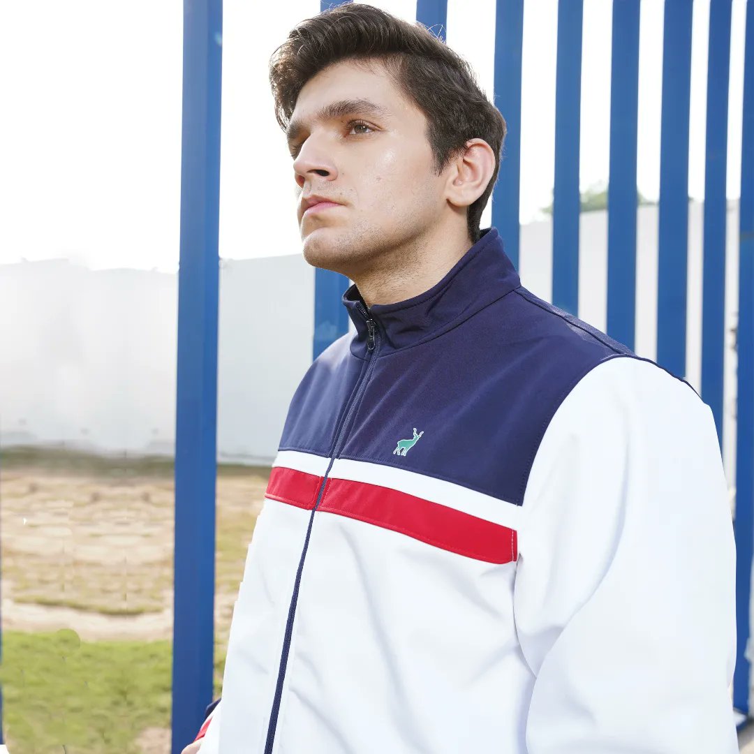 Jerdoniofficial's tweet photo. Versatile, flattering & trendy. Keep the winter look classy with jerdoni Softshell.
"SHOP NOW"
#jerdoni #jerdoniofficial
#softshell #softshelljacket #jacket #jackets #fashion #jacketwear #newarrivals
#NationThanksDGISI #SahilAdeem #HaqiqiAzadiLongMarch #Gujranwala #ImranKhan https://t.co/FEkOp5M3yi