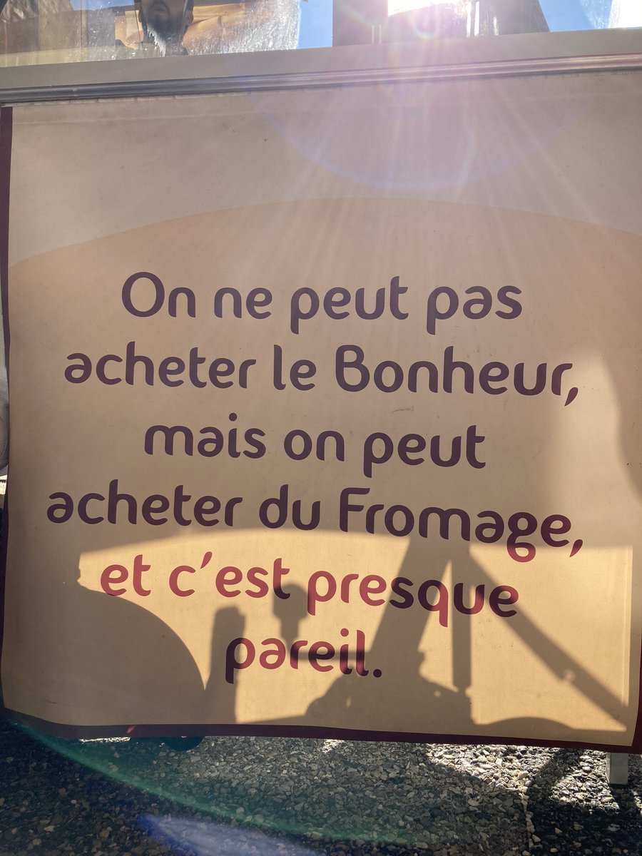 MurielDomenach's tweet photo. Dans la catégorie « #Onlyin🇫🇷» :  pensée du jour sur le marché, et  carte non exhaustive. https://t.co/HbFx9tYtjP