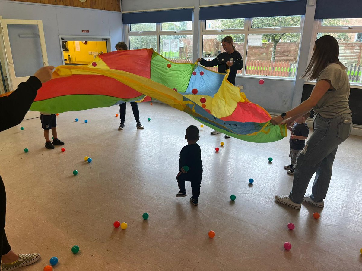 OfficialBUCST's tweet photo. Mini Robins is back ๐คฉ.
Today we played lots of fun games that involved the parachute, cones, lots of goals and a variety of balls โฝ๏ธ Fantastic work by the little ones that enjoyed it๐ ๐
Spaces still available book here: https://t.co/HF78eZAukd
#UnitedInTheCommunity https://t.co/msPI3g9wWX