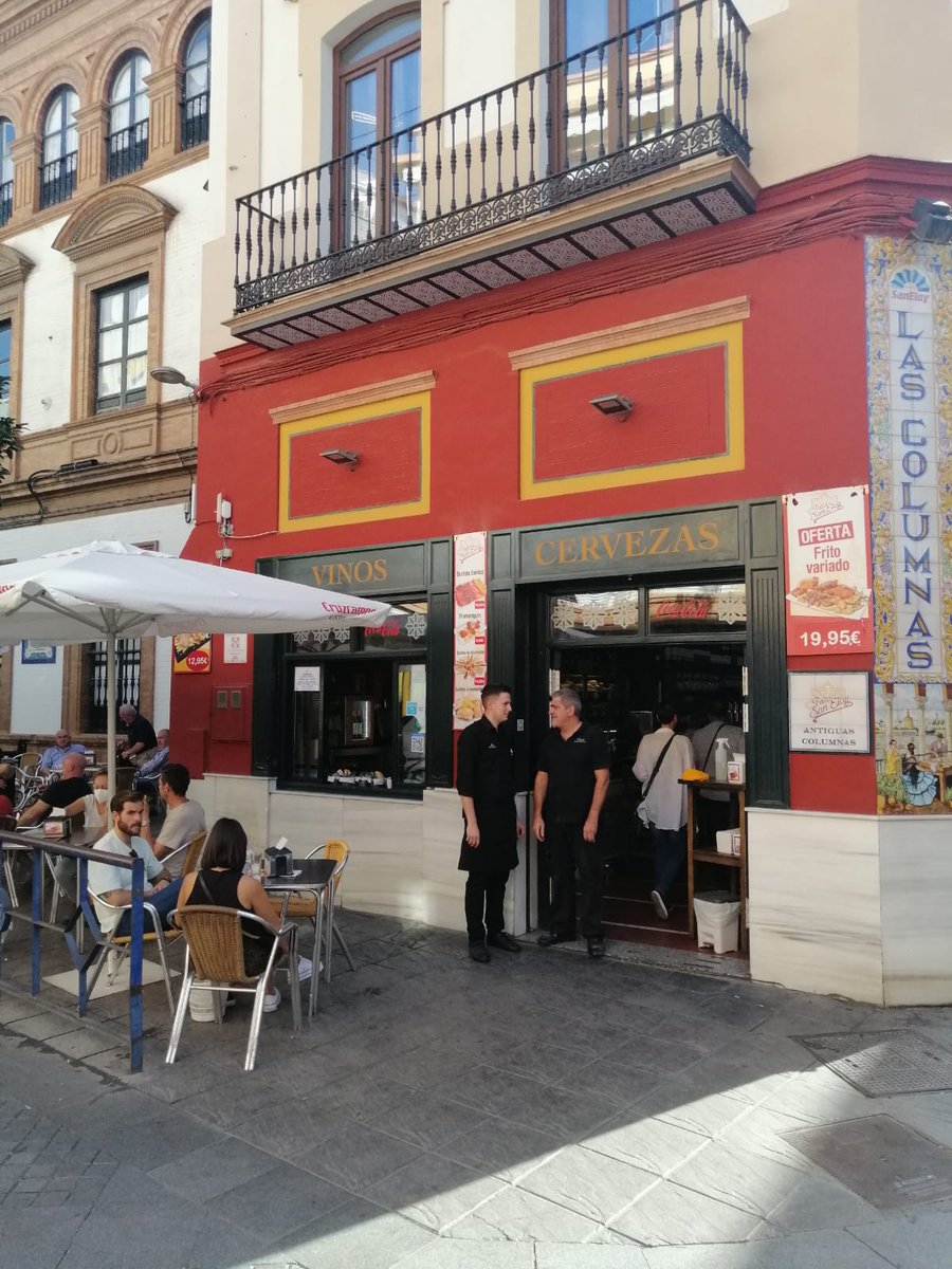 Viernes 13:00 h C/San Jacinto (Triana), grupo de 8 vecinas del barrio se sientan a tomar una cerveza antes de recoger a sus niños del cole en Patio San Eloy. Cerveza en la mesa ya servida. Camarero muy mal educado... <a href="/victimasturismo/">Asociación de Víctimas Del Turismo</a> <a href="/SenorGanan/">Señor Gañán</a> #LimitaciónTurísticaYa
