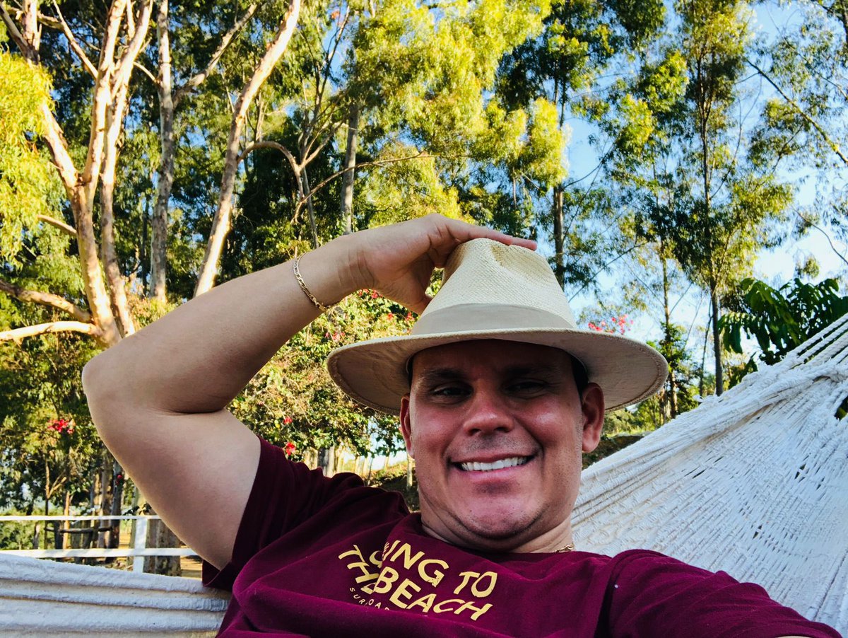 Albert0pimentel's tweet photo. Bolsonarista vs EU em Estado de Sítio kkkkk Deixem de mimimi e respeitem a democracia, daqui a pouco o choque chega aí para estabelecer a ordem seus baderneiros antidemocráticos! https://t.co/9GxHCi2Gsy