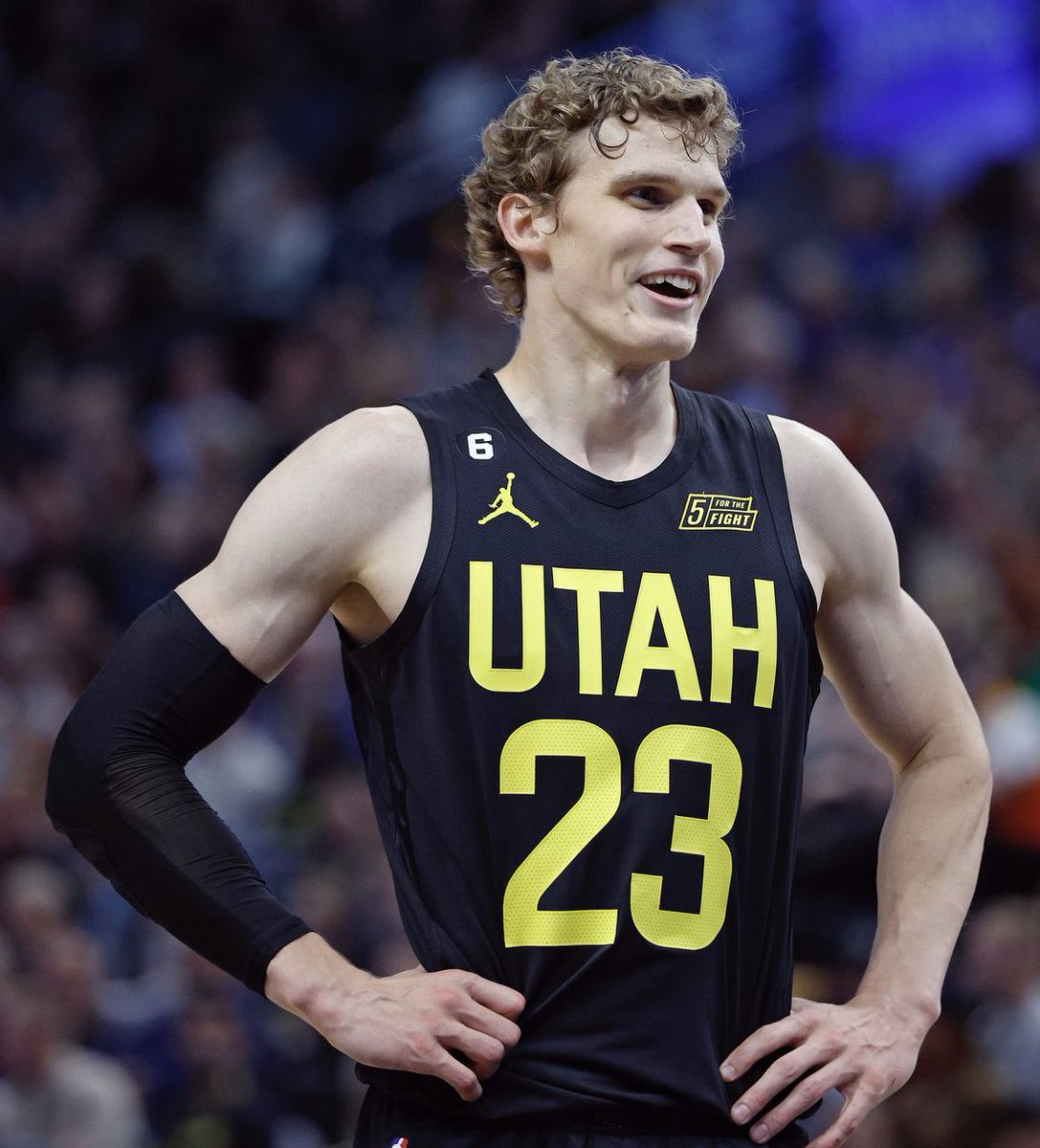 NBA_Eus's tweet photo. Eurobasketean erakutsi zuen sekulako jokalaria dela Finlandiarrak. Ederki hasi du denboraldia Lauri Markanen jaunak.

Atzoko partidako datuak:
31 points 
12 rebounds 
4 blocks 
11/16 FG
4/6 3PT
5/6 FT 
Utah 6-2 https://t.co/WImyEQ3Pk1