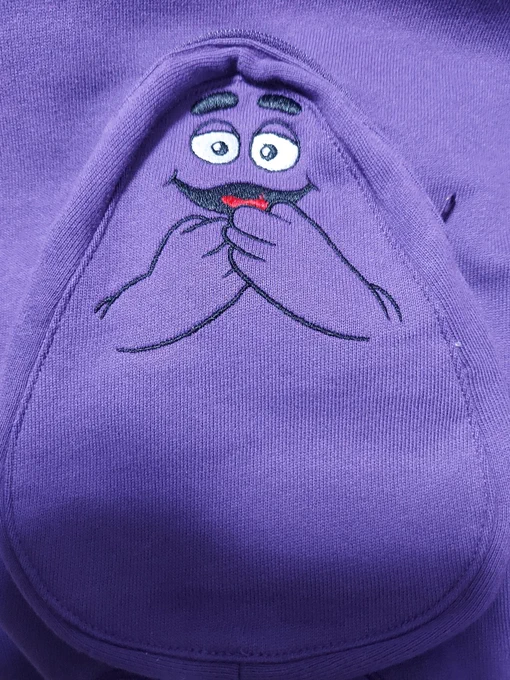 外にでる度グラニフで服を買ってますポケットになってる 