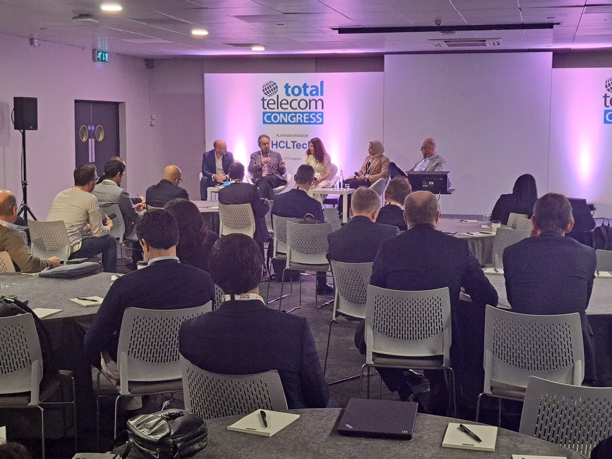 totaltelecom's tweet image. A busy room for the Enabling Enterprise panel discussion on &apos;Understanding your enterprise customers: what do they need and what do they expect?&apos;, featuring @FreeMoveGlobal, @bnetconnects, @cerillion, @disruptivedean and @transformatweet. 

#TTCongress
