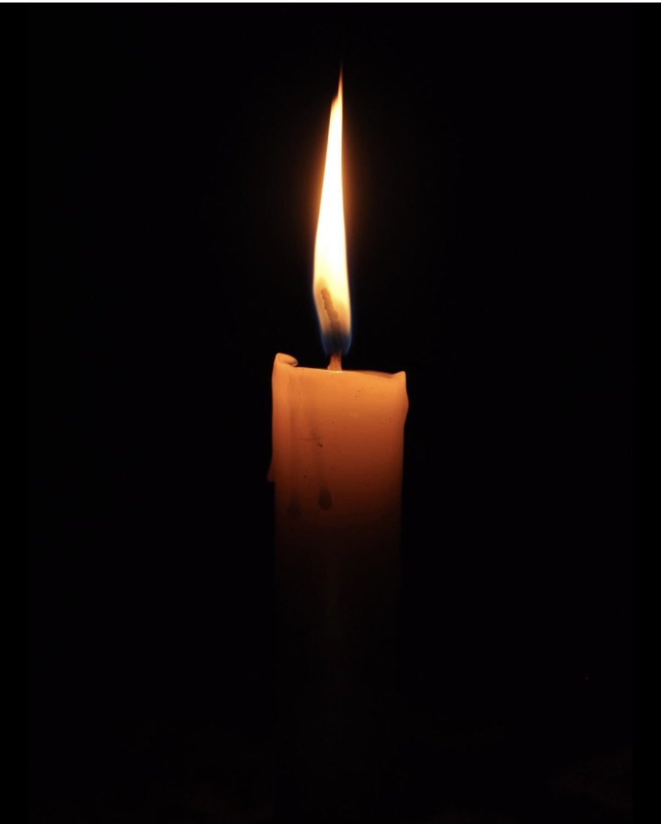 beautyetukura's tweet photo. I pray that God grants Chioma &amp; Davido the fortitude to bear this irreparable loss; Amen 🙏🏽 
Everyone please say a pray for them. 
It is a dark day but there will be light in the end!!! 
🙏🏽💔💔💔💔 https://t.co/upB2aLC0mG