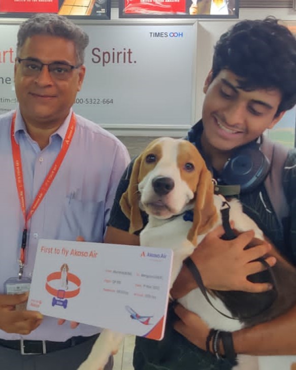 AkasaAir's tweet photo. Our journey together is off to a pawfect start today, thanks to Dr.J, Shibo, Sky and Oreo flying with us!🐾  #PetsOnAkasa 🐶
#Pets https://t.co/s1UgbXvCJV