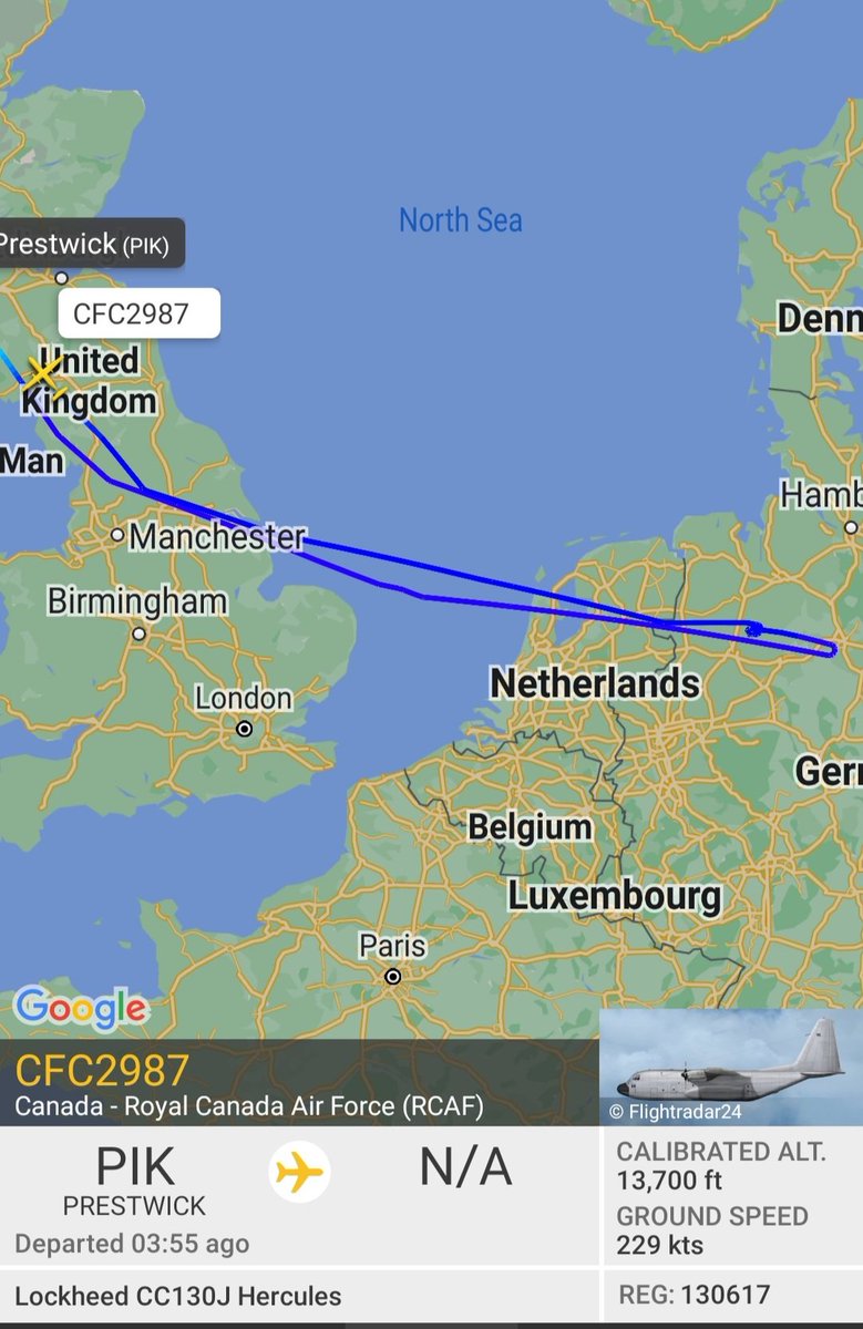 BloodyPolitics's tweet photo. Possible issue with 🇨🇦 RCAF C130J #CFC2987 130617 as it returns to base.
https://t.co/opHW7aPzFW https://t.co/qDe3pxrG3b