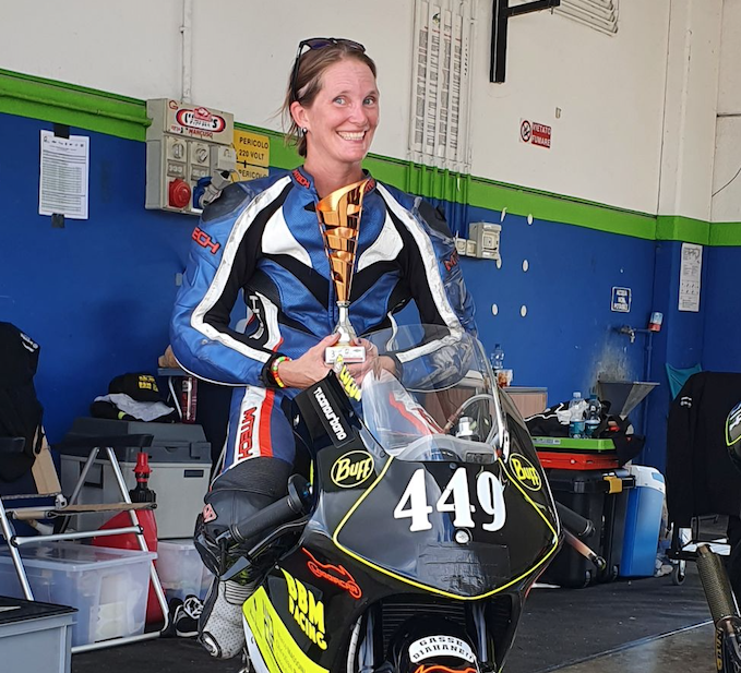 gife59's tweet photo. PHAEDRA TERZA NELLA 125GP
Risultato consistente per Phaedra Theffo (Lulù) nel 2T ITALIAN GP .La pilota del Team BBM Racing unica ragazza al via, ha sommato diversi podi nei sei round disputati, riuscendo a chiudere al terzo posto assoluto. #125gp #HRC #suomyhelmets #stylmartin https://t.co/TX0zu8AO6n