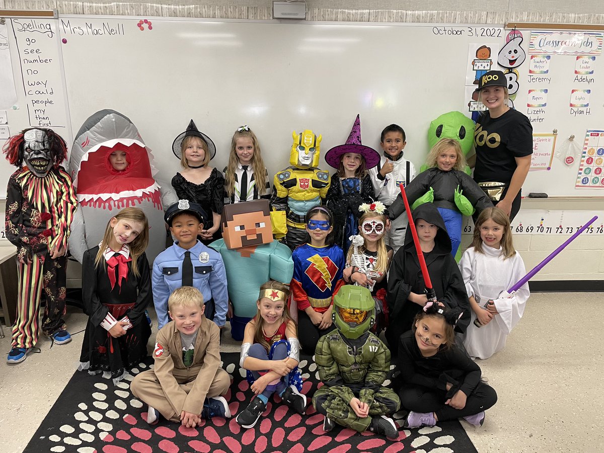 It was the best day with this spooky crew! Happy Halloween from 2M! 👻🎃 <a href="/StPatrickSch2/">St.Patrick Catholic School Camrose</a> <a href="/EICSCatholic/">Elk Island Catholic Schools</a> #EICSCatholic