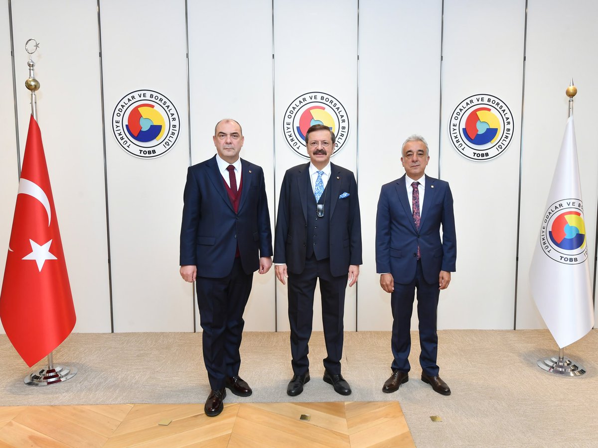 Eskişehir Sanayi Odası Yönetim Kurulu Başkanımız <a href="/celalettinkskbs/">Celalettin Kesikbaş</a>, Meclis Başkanımız <a href="/suhaozbay/">suha ozbay</a>, <a href="/esksanayiodasi/">Eskişehir Sanayi Odası</a> Yönetim Kurulu, Meclis, Komite üyelerimizi ve genç girişimcilerimizi Birliğimizde ağırladık. Nazik ziyaretleri için teşekkür eder, yeni dönemde başarılar dilerim.