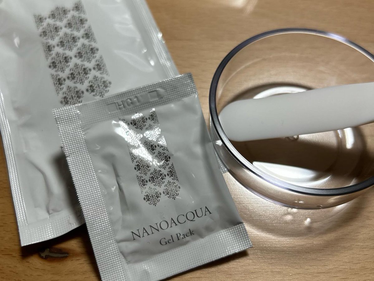 本日は生炭酸ジェルパックのご紹介です！

私は普段はシートタイプのパックを使ってるんだけど、いまいち肌質に合うのが見つからないんだよね。つけてる最中はいいんだけど、外したあとがベタつく感じ。どんなに口コミでベタつきませ… instagram.com/p/CkYIvvWyWn7/