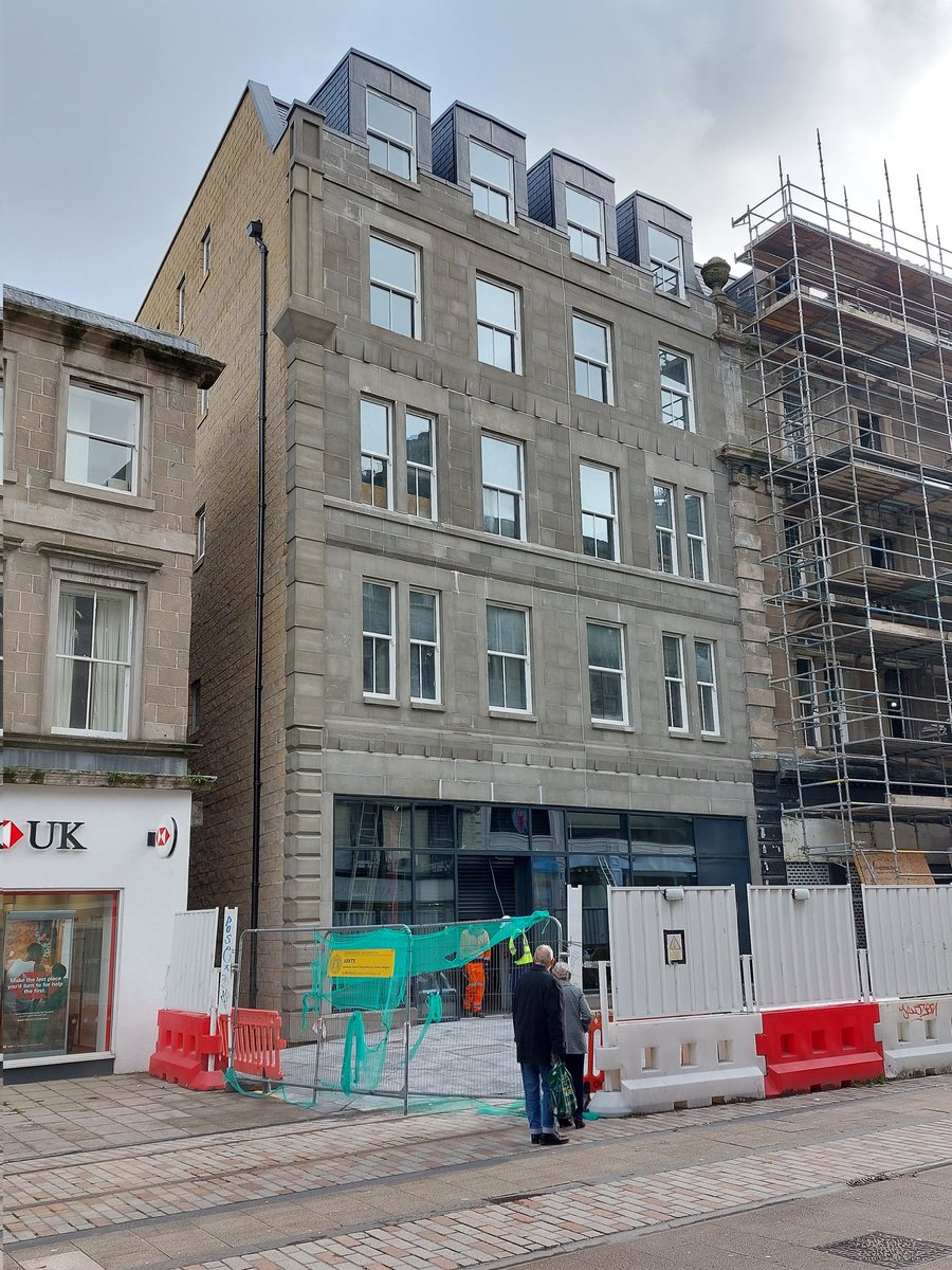 arobson58's tweet photo. Dundee has built a new build that actually fits its surroundings. https://t.co/rPKpwWNHbE