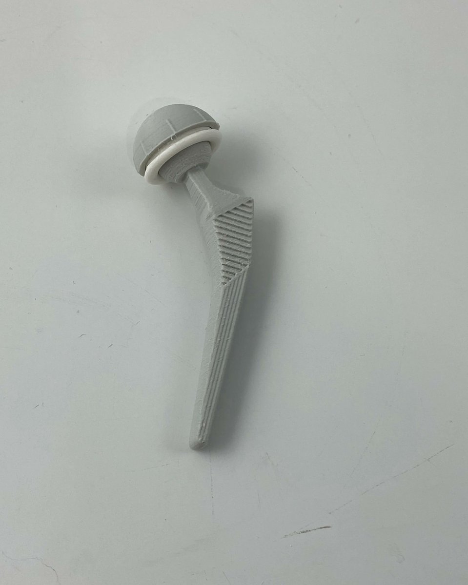 V3DPrinting's tweet photo. Réalisation d’une maquette de prothèse de hanche
Impression en ABS https://t.co/ccfVgAHCCw