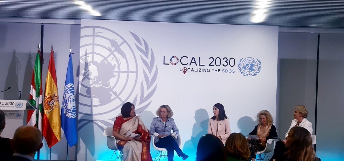 UNetxea's tweet photo. Brilliantly moderated by @ShipraSuri, the multistakeholder dialogue shows how #Localizing2030 needs the co-participation of all sectors: @claraarpa (@globalcompact), #EiderInunciaga (@BBK_Kuna), @filorug (@FuturoEnComun) and @REArnadottir (@OECD).
#Bilbao #BasqueCountry https://t.co/Wys0anHZHT