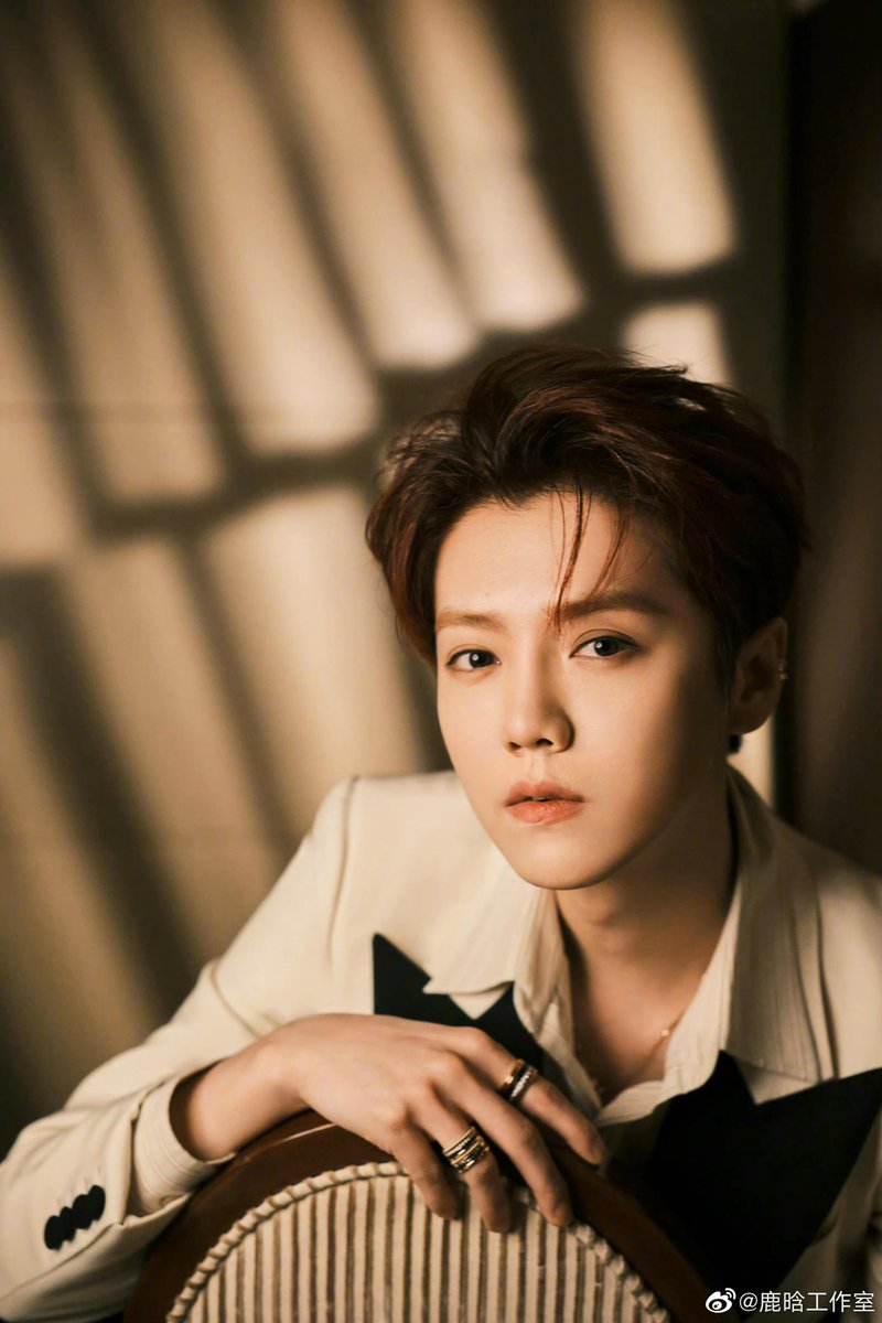 luking0420's tweet photo. [NEWS] 221101 LuHan Studio’s Weibo updates: The bold collision of classics and innovation, the transformation of free and frank style, together with Brand Ambassador #LuHan, feel the power of @Boucheron’s personality.

(2/2)

Cr. 鹿晗工作���
Link: https://t.co/7iuUvYXvMM

#鹿晗 https://t.co/0ys6JK8Apb