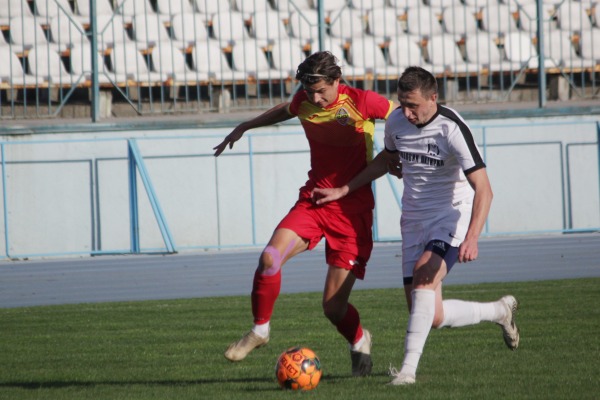 FcZirka's tweet photo. 29 жовтня нашій «Зірці» виповнилося 111 років. Звичайно, що і не «кругла» дата, і в умовах війни з російською федерацією не до святкувань і не привітань, адже кожна гра в чемпіонаті починається з хвилини мовчання за загиблими Воїнами.
https://t.co/Zbvvdqcz32 https://t.co/TD32Zdx49y
