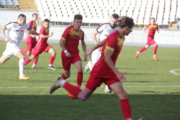 FcZirka's tweet photo. 29 жовтня нашій «Зірці» виповнилося 111 років. Звичайно, що і не «кругла» дата, і в умовах війни з російською федерацією не до святкувань і не привітань, адже кожна гра в чемпіонаті починається з хвилини мовчання за загиблими Воїнами.
https://t.co/Zbvvdqcz32 https://t.co/TD32Zdx49y