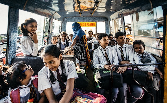 Vidhi_India's tweet photo. The fourth report of the #LestWeForget series by Vidhi is a synthesised study of Out of School Children (OOSC's) during the COVID-19 pandemic in India. Read the thread 👇for more. https://t.co/N1V41Jy50d