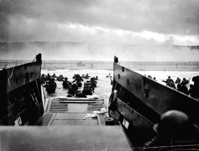 ProDemocracyRTs's tweet image. These brave soldiers didn't die fighting fascists in 1944 so you could vote for MAGA fascists in 2022.
