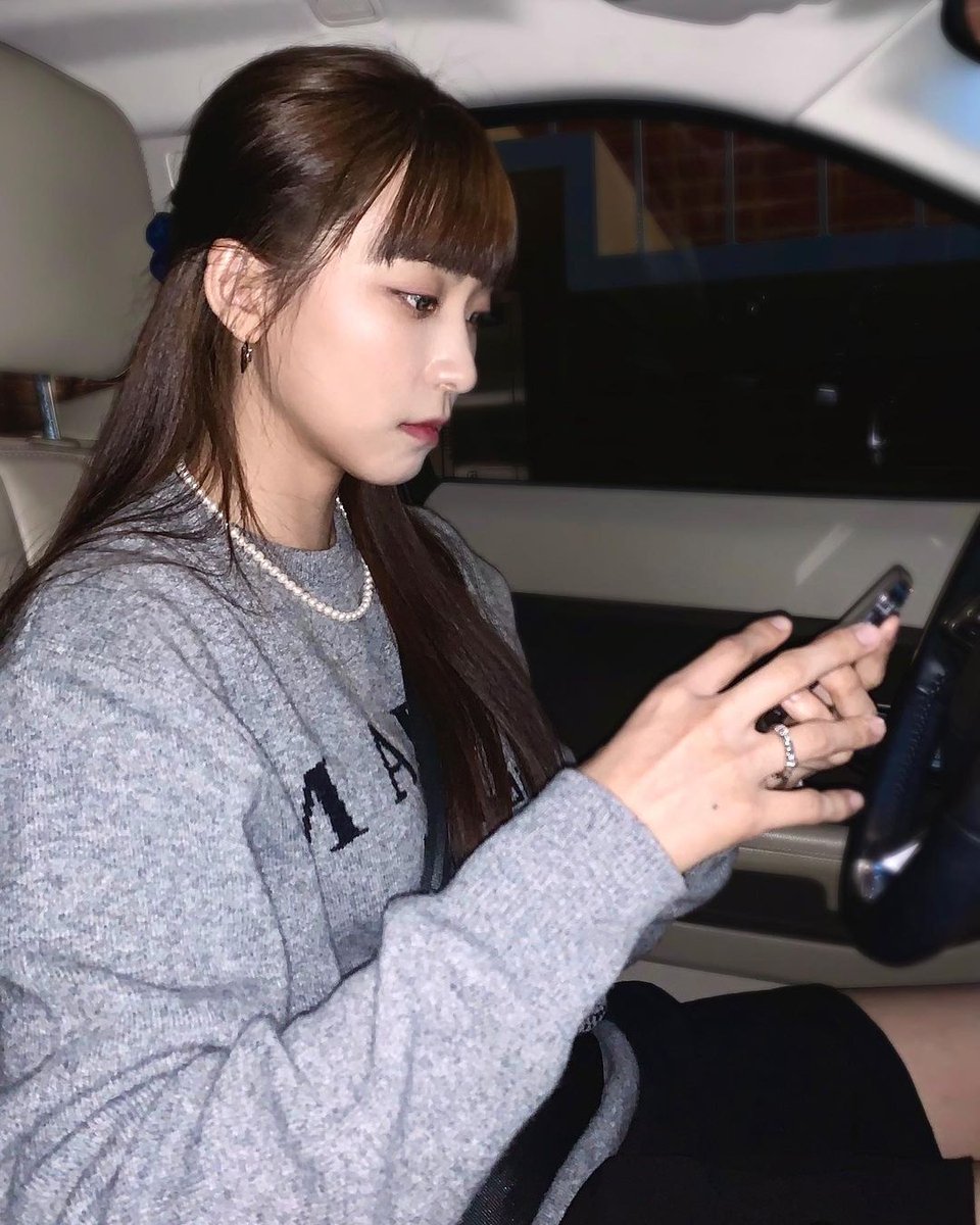 ㅤ  “Where do you wanna go? I’ll drive you.”

ㅤ  “Oh, wait! Let’s put the map on, first!”